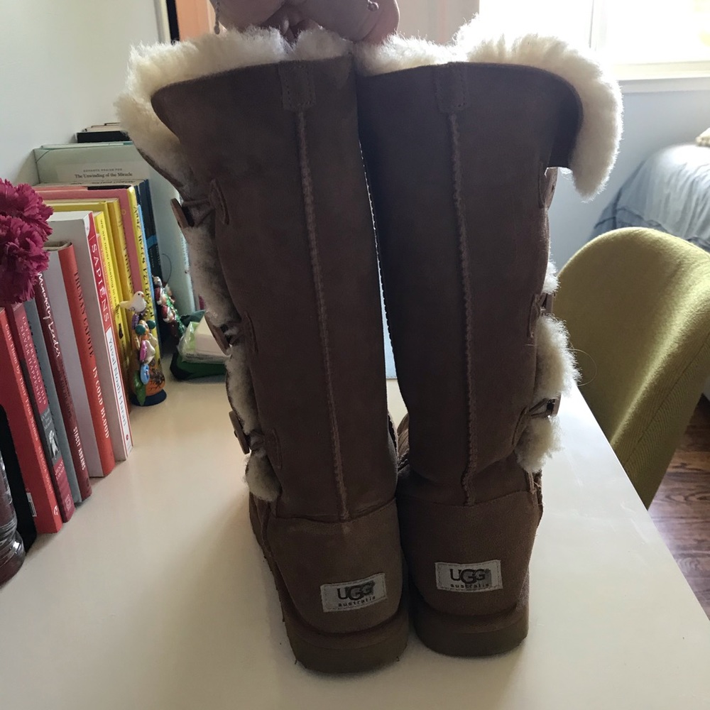 Bailey Button Uggs - image 4